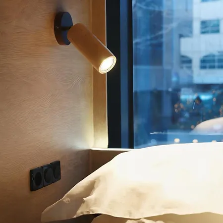 L Young Inn Capsule Hotel Myeongdong